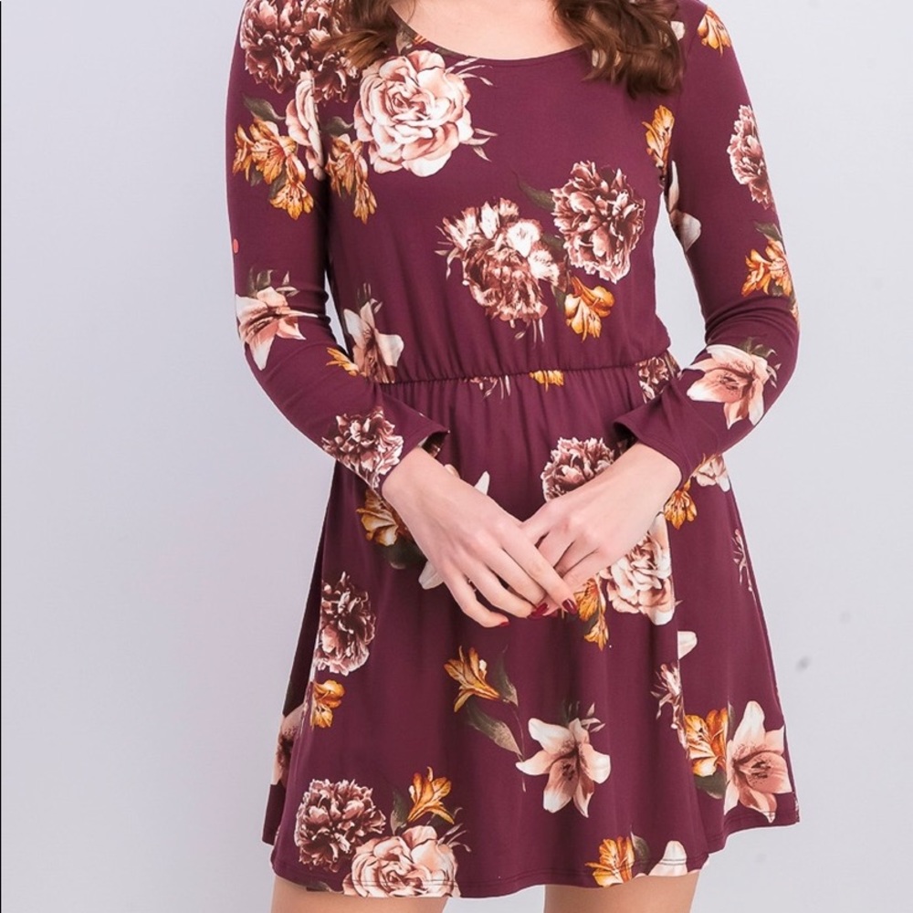 Wine colored floral dress with long sleeves - XL